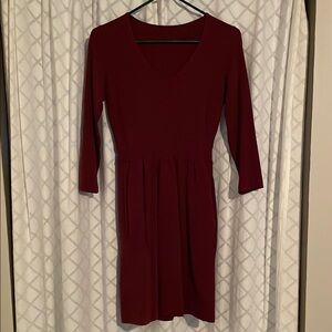 Burgundy V-Neck 3/4 Sleeve Dress